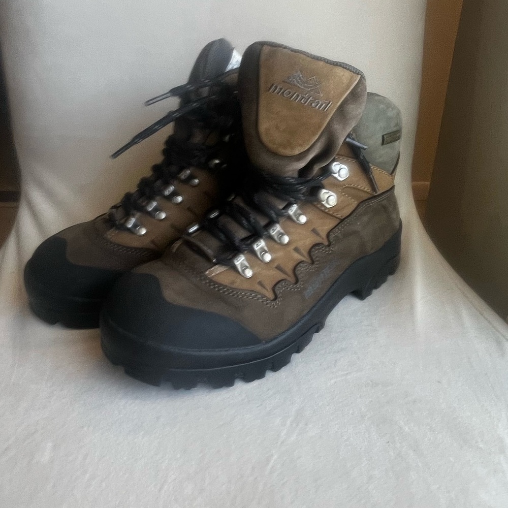 Montrail Gentorx Hiking Boots Women Size 7.5 Leather Goretex‎ Lace Up Vibram new